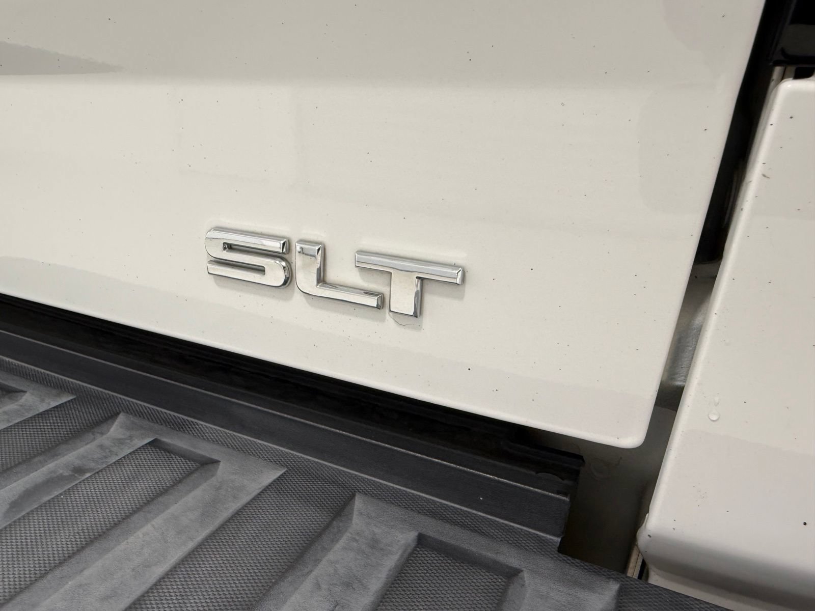 Used 2018 GMC Sierra 1500 SLT AWD/4WD image 9