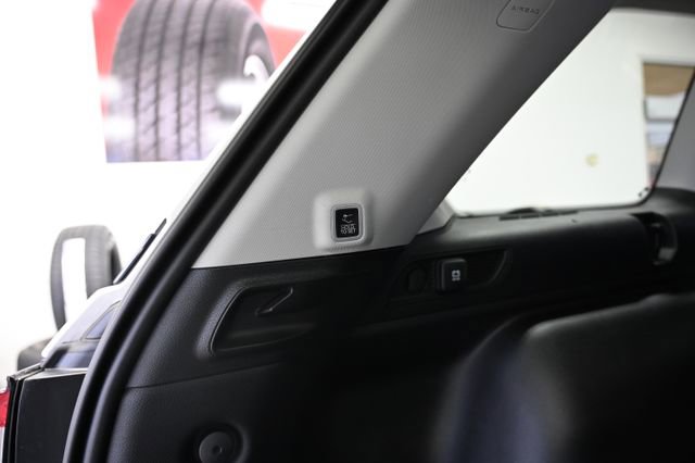 Used 2023 Jeep Grand Cherokee Laredo w/ Luxury Tech Group I AWD/4WD image 30