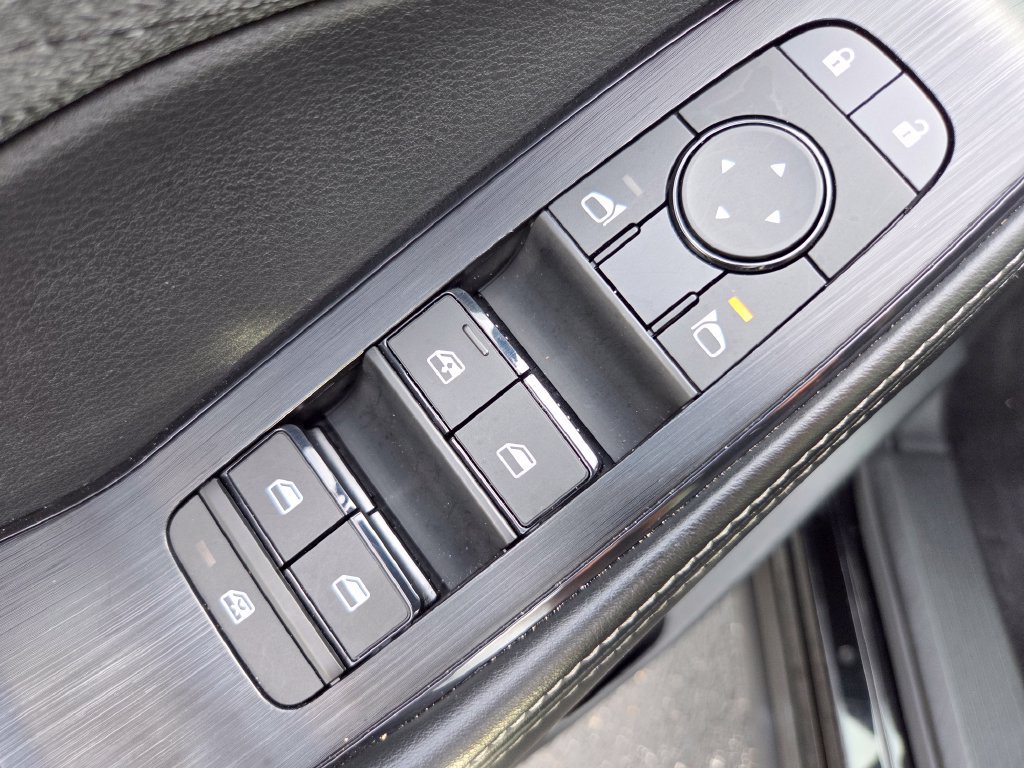 Used 2023 Nissan Rogue SV AWD/4WD image 31