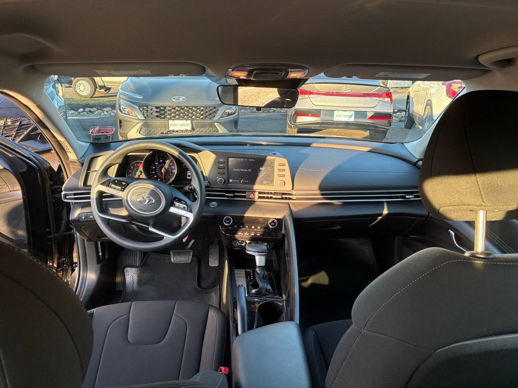 Used 2023 Hyundai Elantra SEL image 15