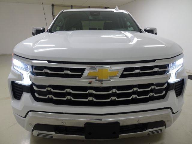 Used 2023 Chevrolet Silverado 1500 LTZ AWD/4WD image 2
