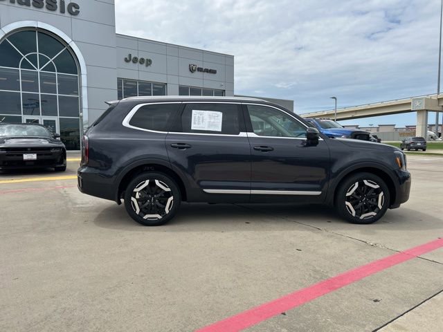 Used 2025 Kia Telluride EX w/ EX Captain's Chair Package AWD/4WD image 15