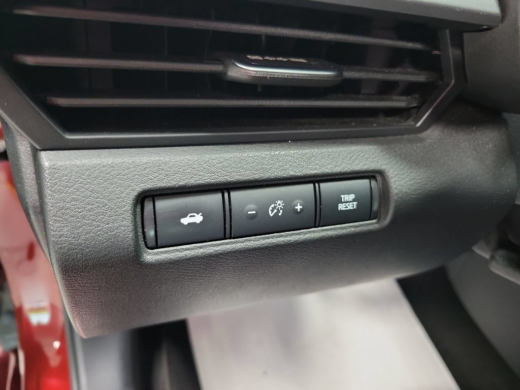 Used 2024 Nissan Altima 2.5 SV FWD image 31