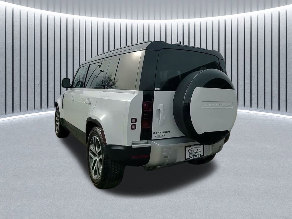 Used 2025 Land Rover Defender 110 S image 10