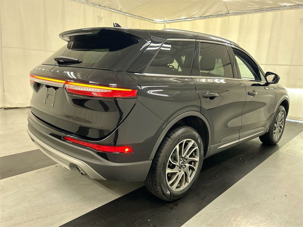 Used 2022 Lincoln Corsair AWD w/ Equipment Group 101A image 2