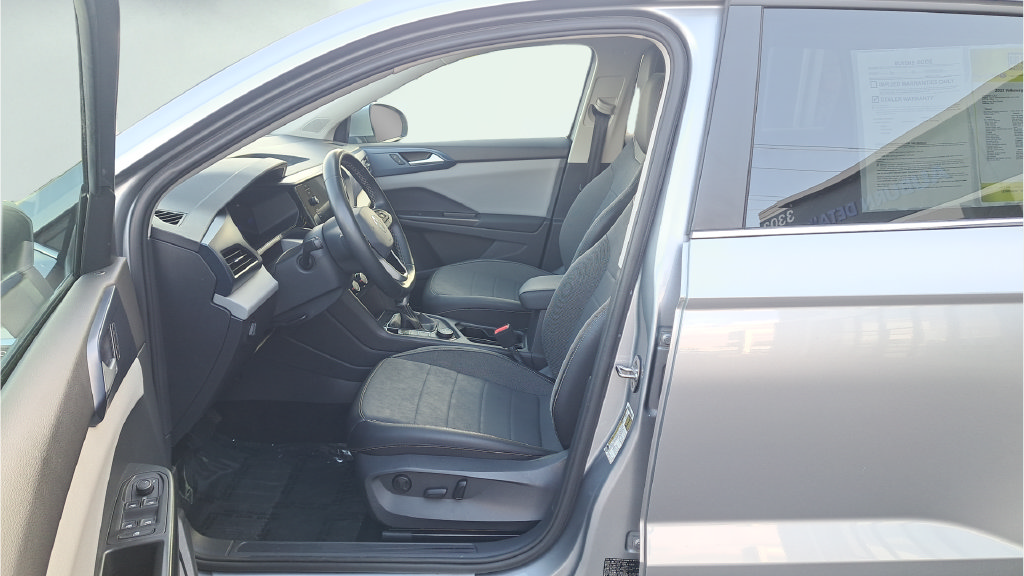 Used 2023 Volkswagen Taos SE AWD/4WD image 17