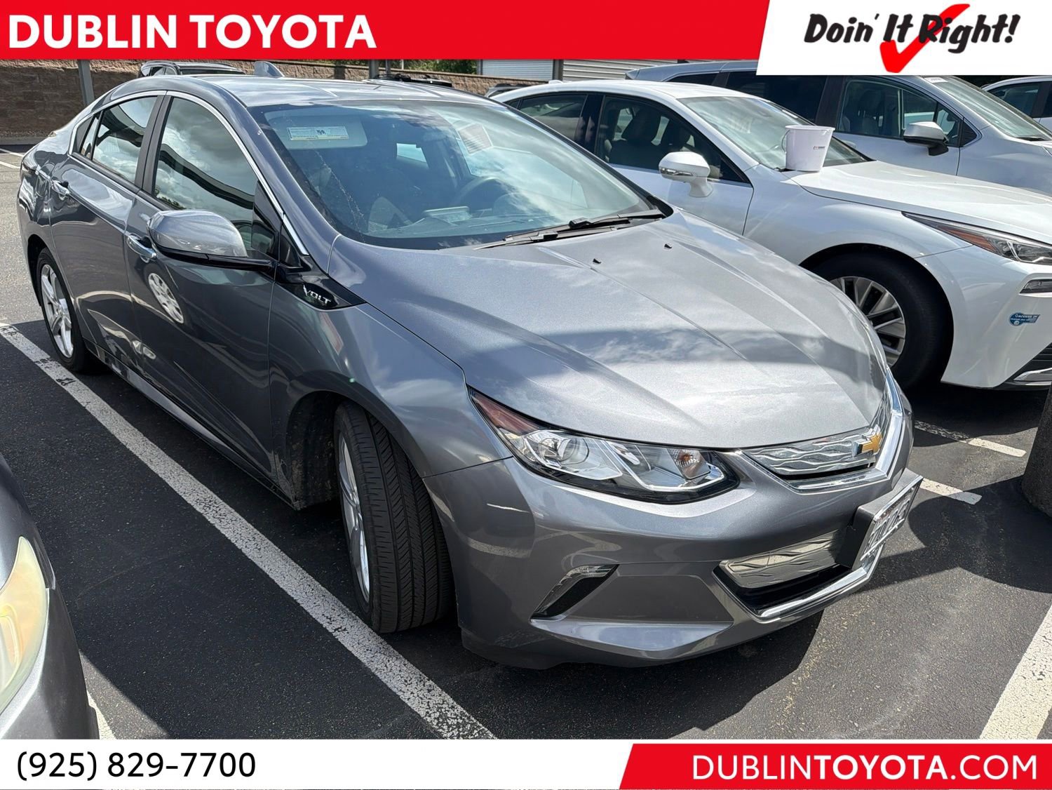 Used 2018 Chevrolet Volt LT FWD image 1