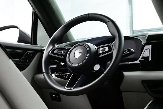 Certified 2025 Porsche Macan Turbo Electric AWD/4WD image 20