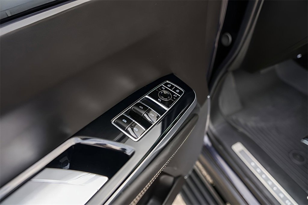 Certified 2025 Cadillac Escalade Sport Platinum w/ LPO, ONYX Package image 23