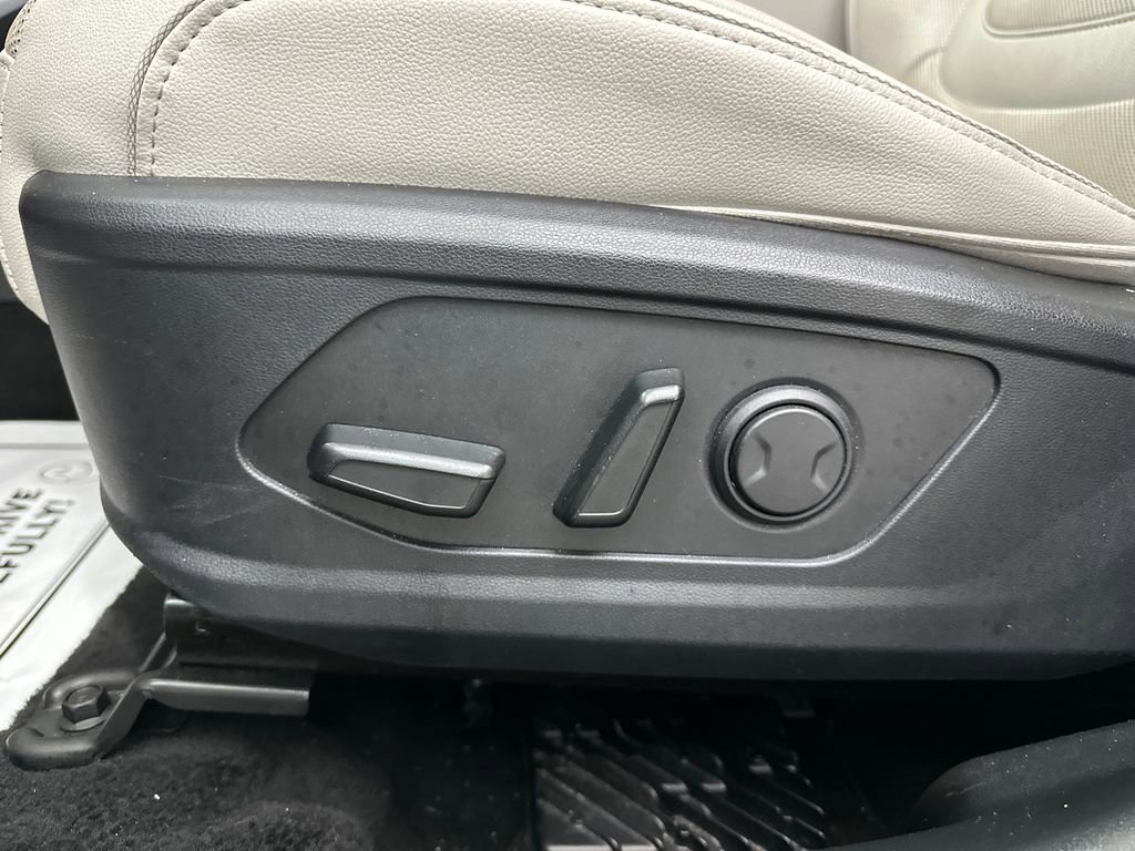 Used 2023 Hyundai Tucson Limited AWD/4WD image 10