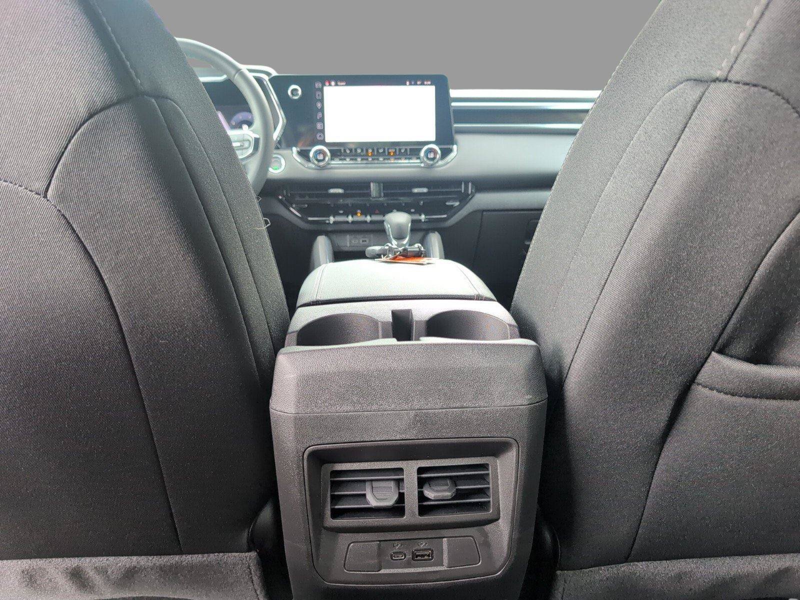New 2026 GMC Canyon Elevation w/ Convenience Package RWD image 34