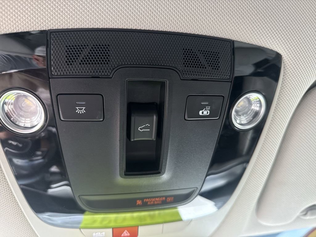 Used 2024 Kia Sorento S w/ Panoramic Sunroof Package AWD/4WD image 12