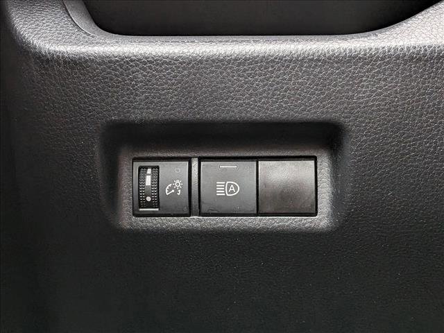 Used 2022 Toyota RAV4 XLE FWD image 15