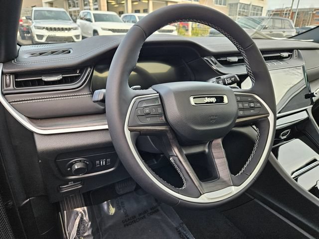 New 2026 Jeep Grand Cherokee Altitude RWD image 11