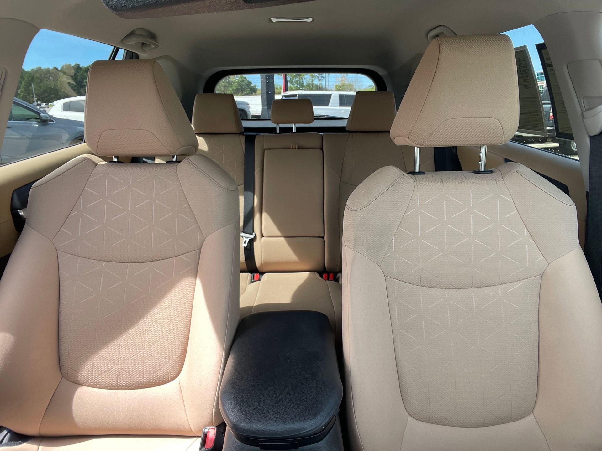 Used 2021 Toyota RAV4 XLE image 34