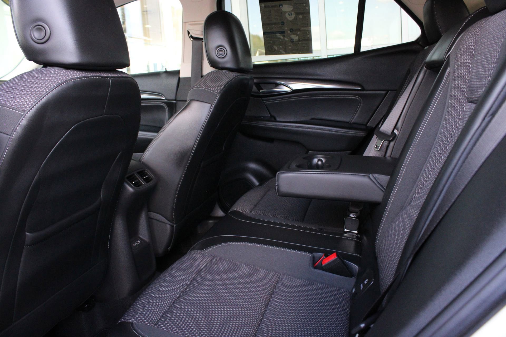 Used 2022 Buick Envision Preferred FWD image 17