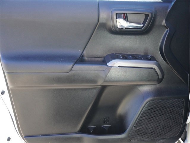 Used 2022 Toyota Tacoma TRD Off-Road image 20