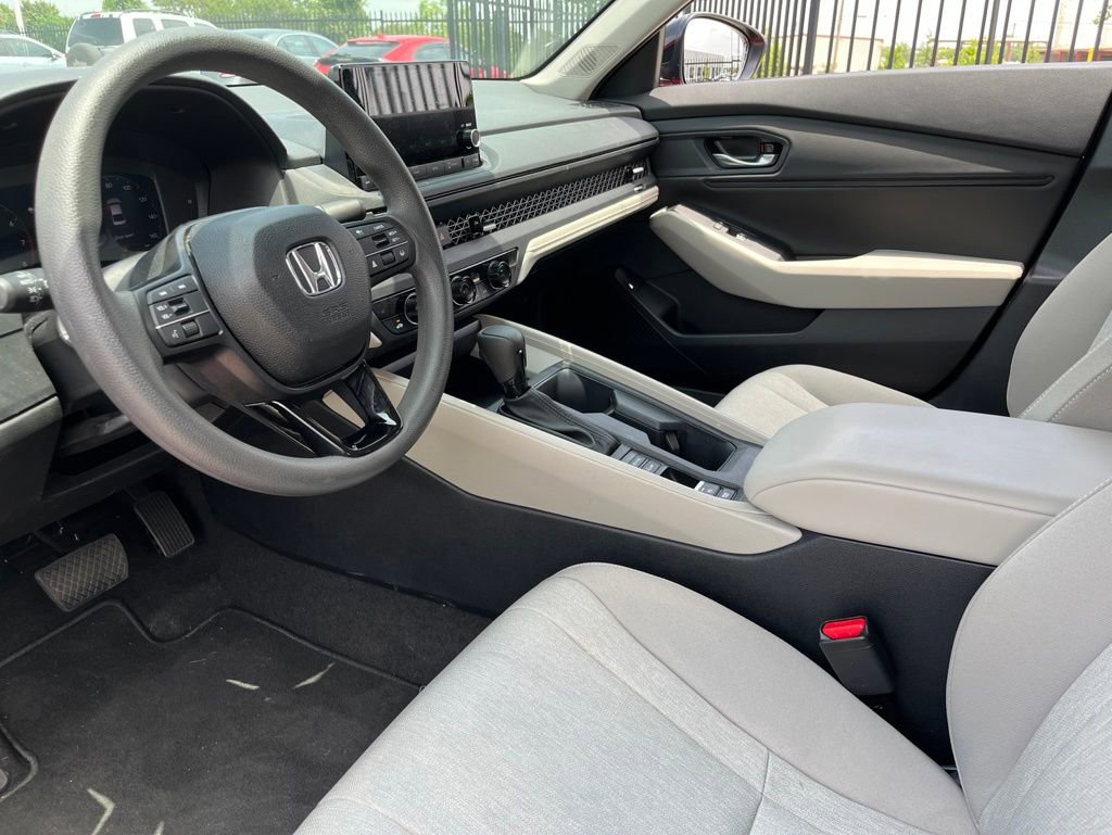 Certified 2025 Honda Accord SE image 17