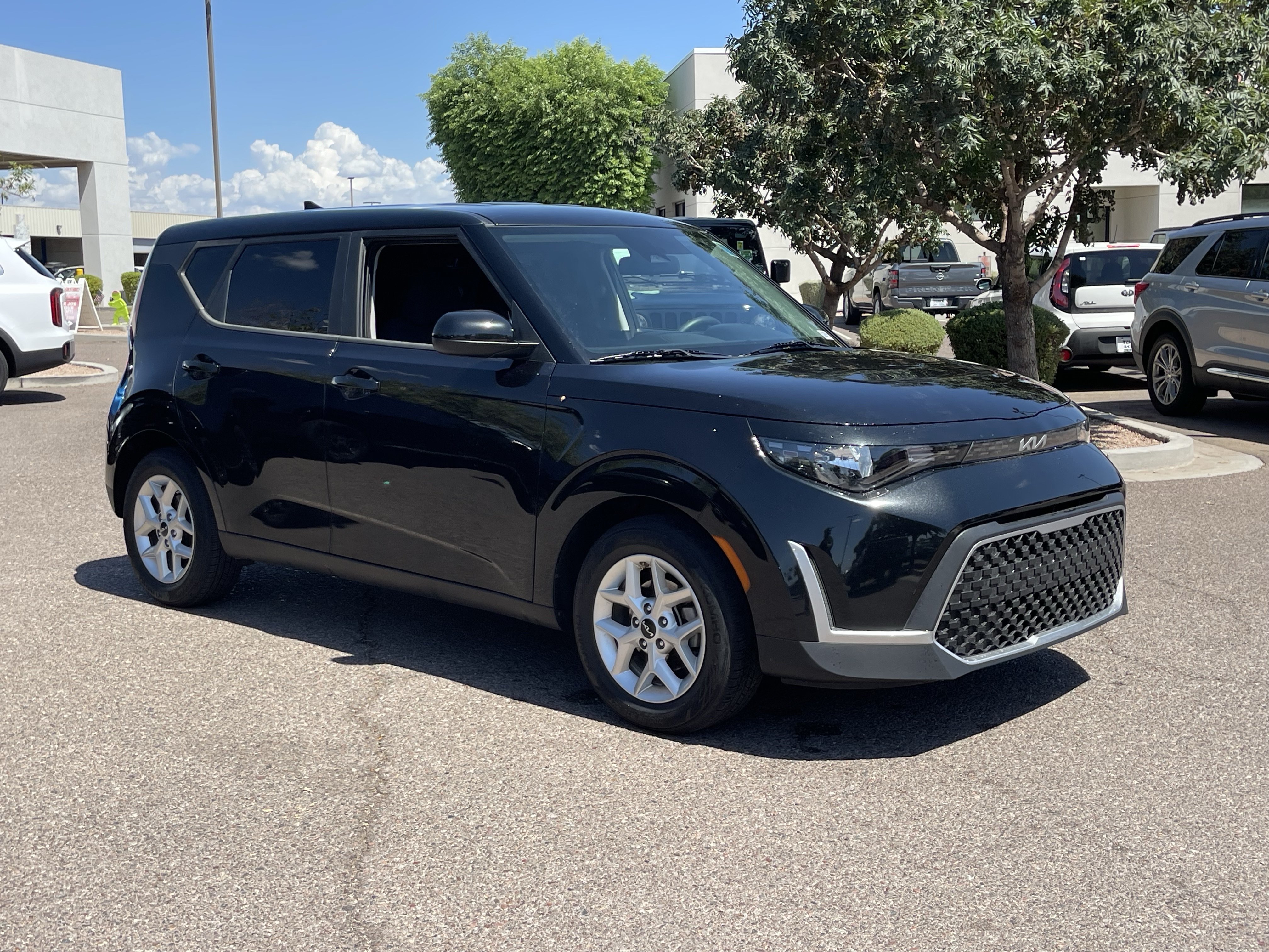 Certified 2023 Kia Soul LX w/ LX Technology Package FWD image 7