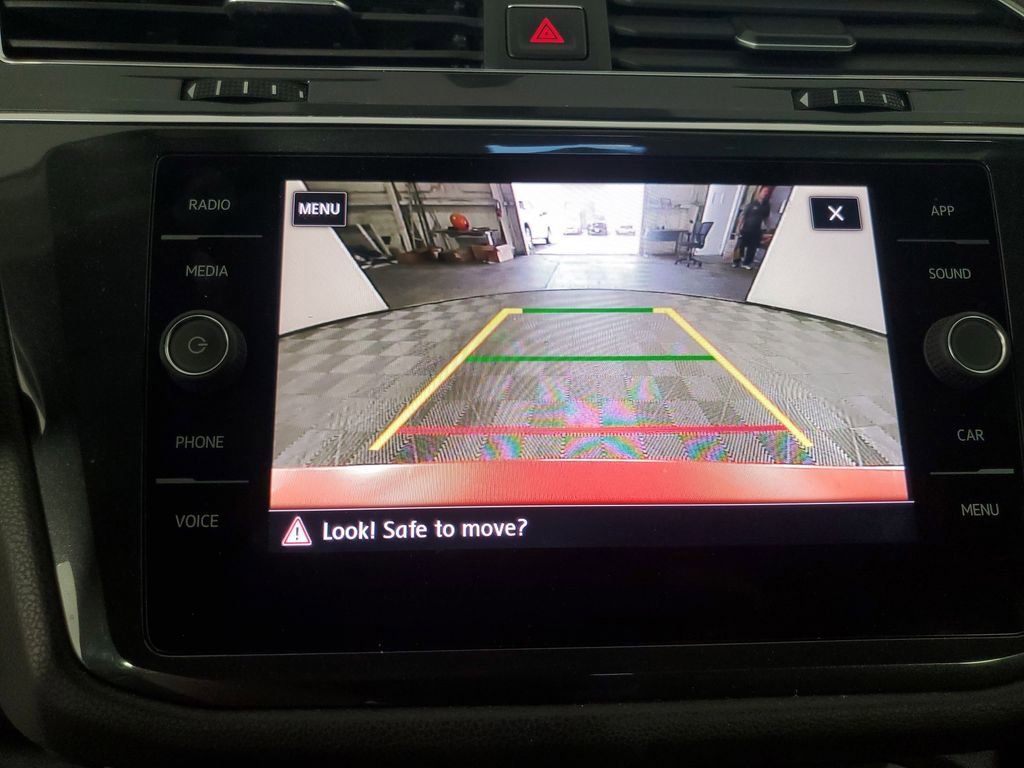 Used 2018 Volkswagen Tiguan SE FWD image 24