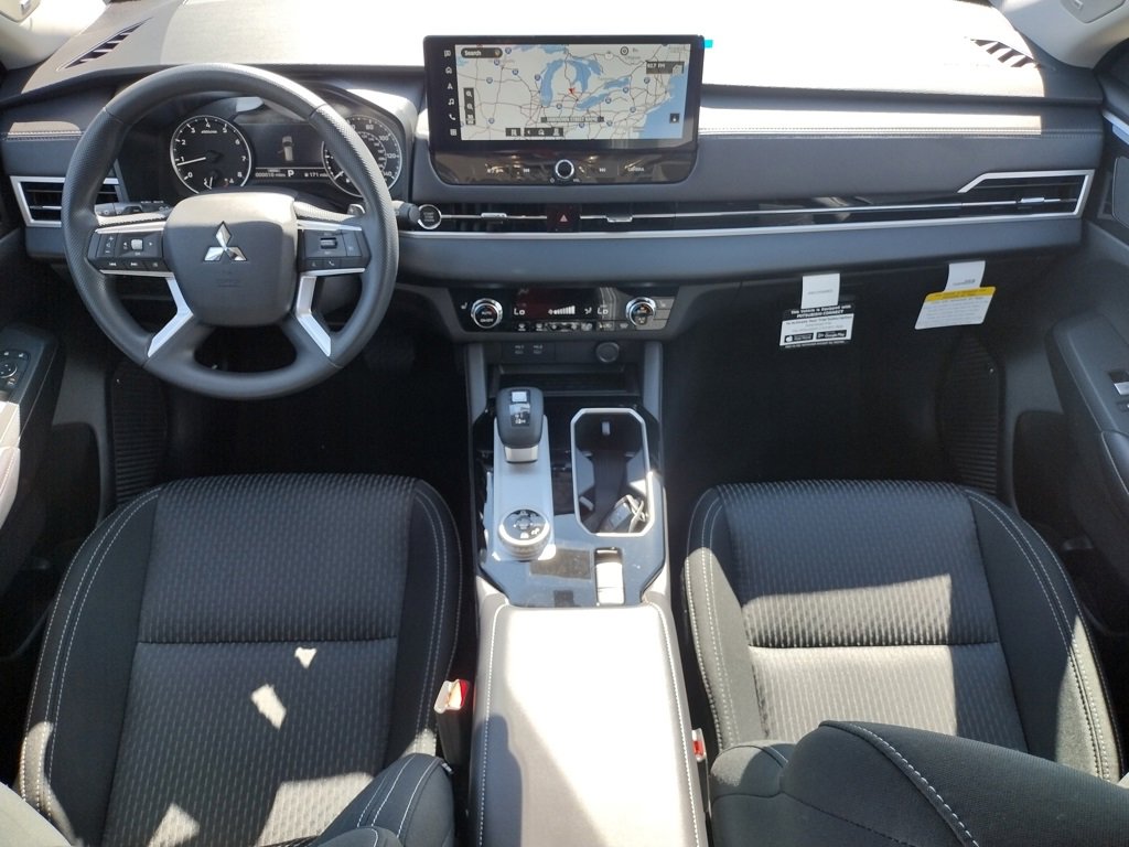 New 2025 Mitsubishi Outlander ES image 22