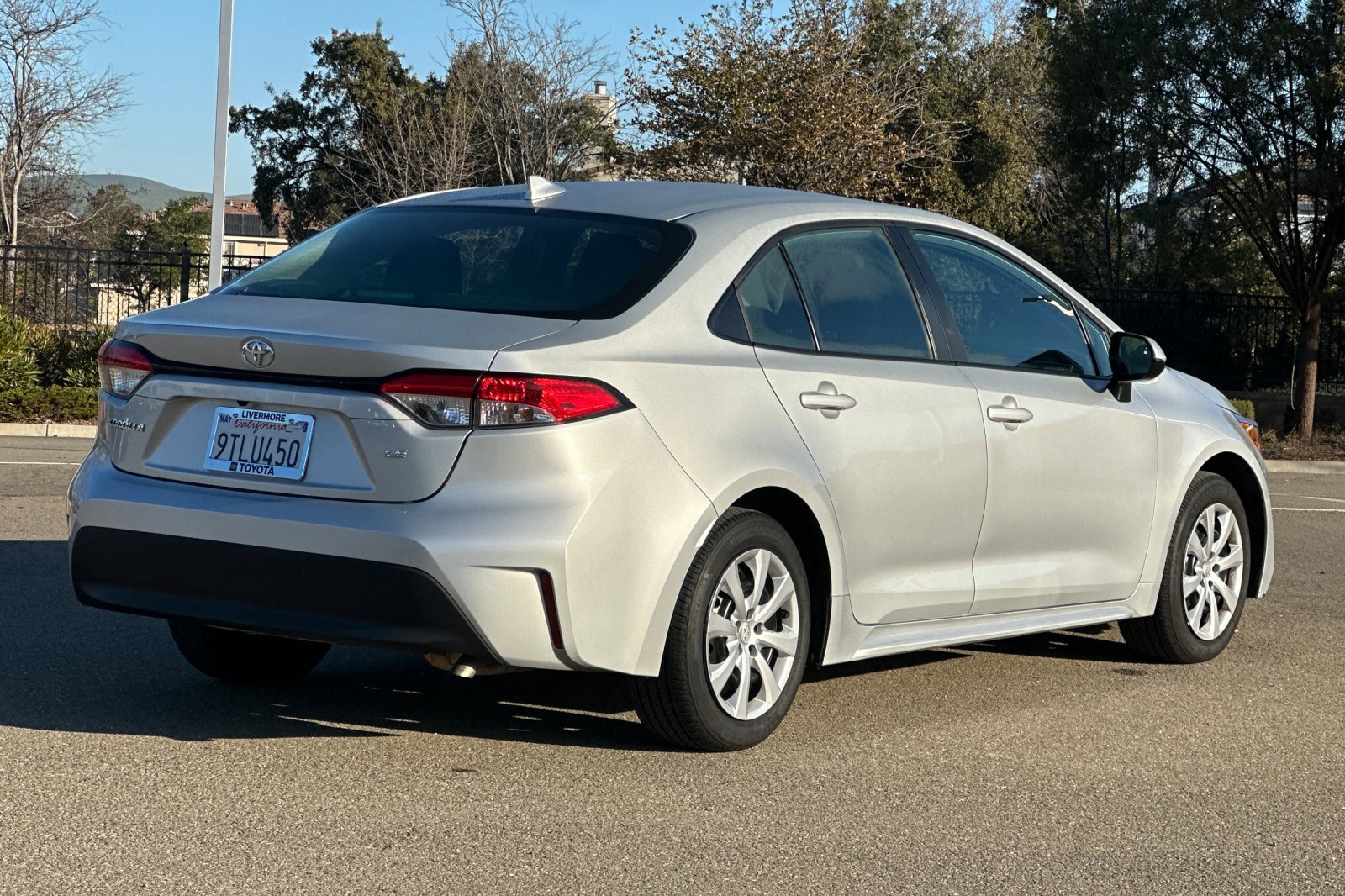 Used 2025 Toyota Corolla LE image 4