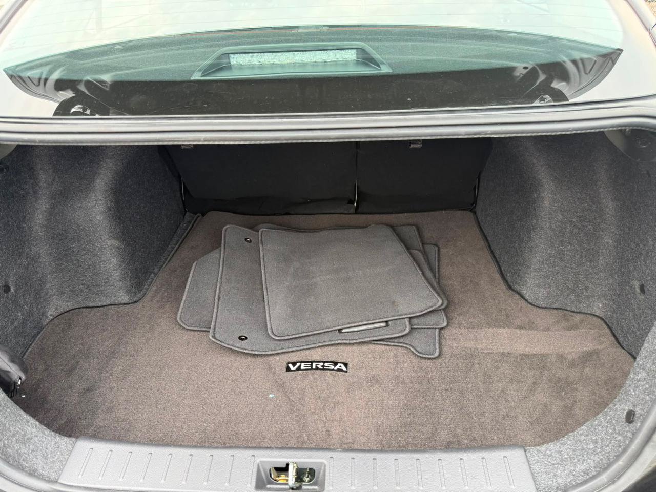 Used 2025 Nissan Versa SV w/ Trunk Package FWD image 20