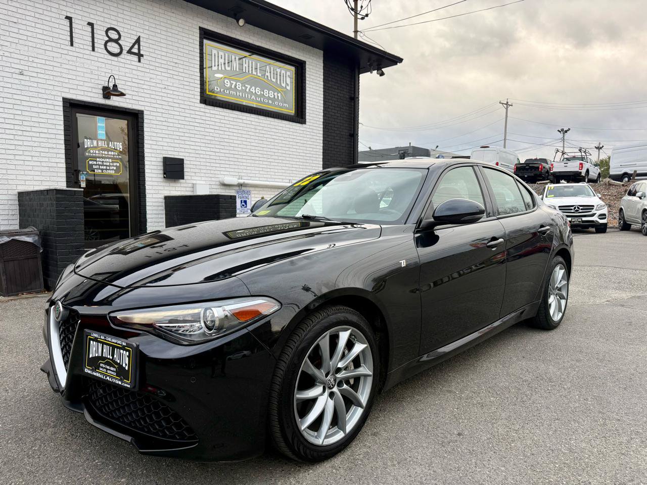 Used 2022 Alfa Romeo Giulia Ti AWD/4WD image 2