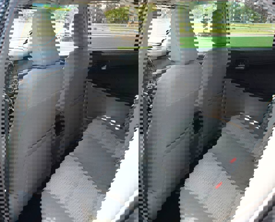 Used 2012 Toyota Camry L FWD image 10