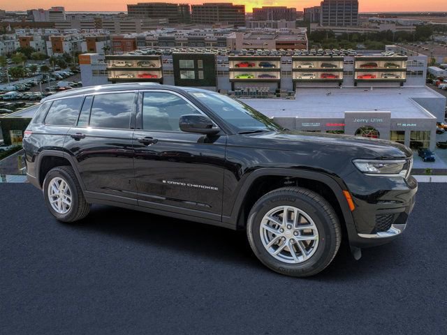 New 2025 Jeep Grand Cherokee L Laredo image 1