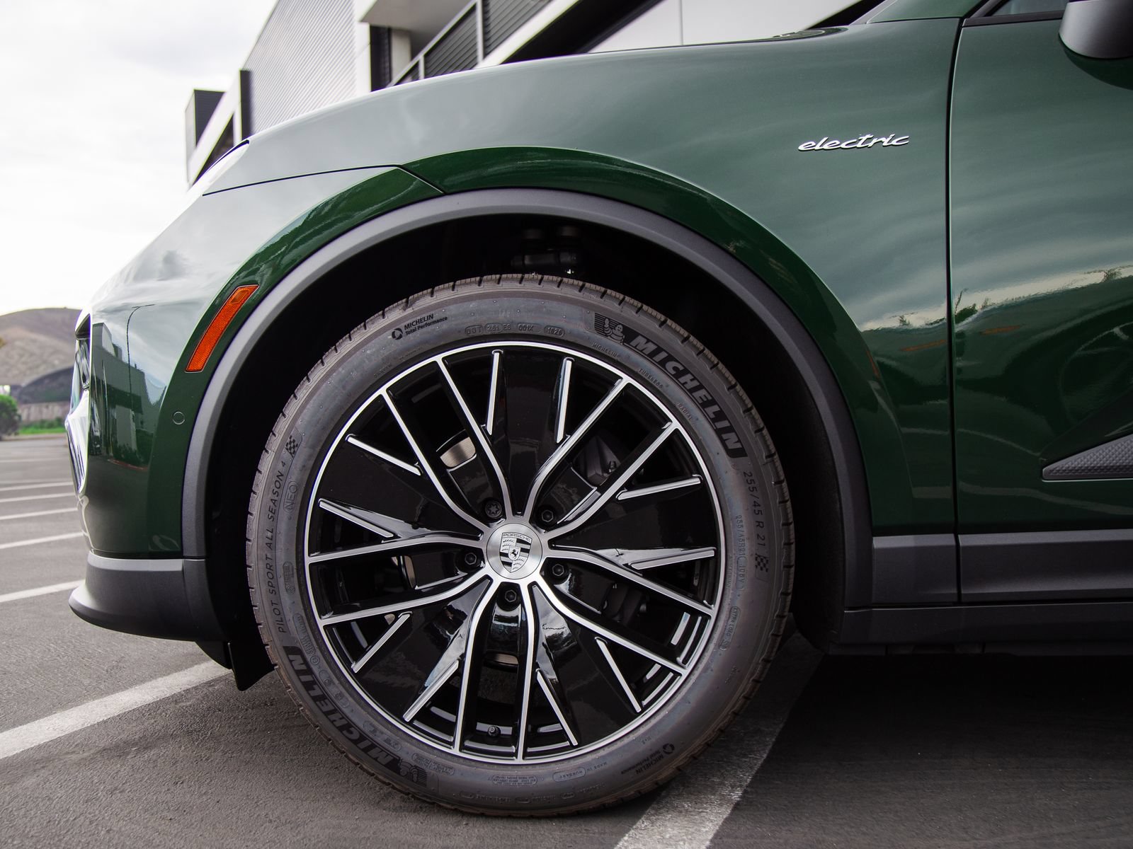 New 2026 Porsche Macan Electric RWD image 7