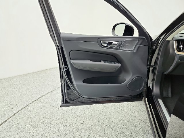New 2026 Volvo XC60 T8 Plus w/ Climate Package AWD/4WD image 27