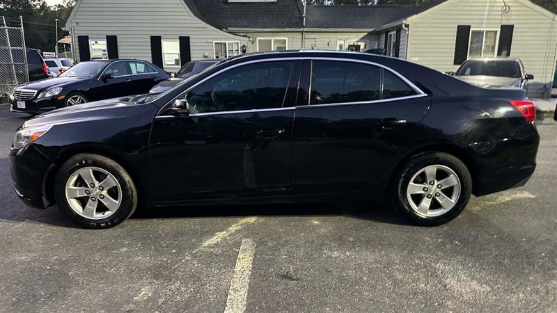 Used 2016 Chevrolet Malibu LT image 2