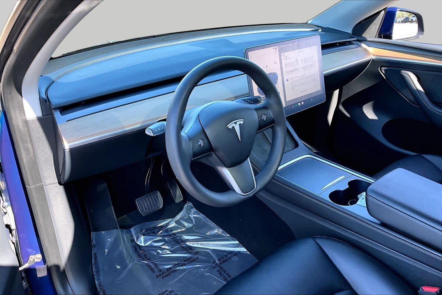 Used 2023 Tesla Model Y Long Range AWD/4WD image 17