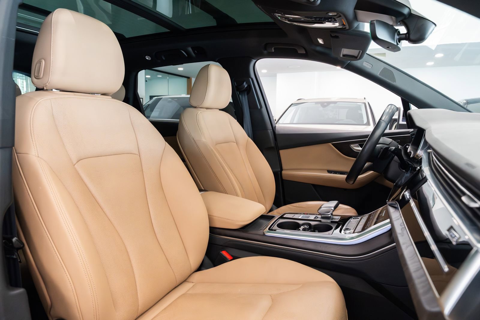 Used 2021 Audi Q7 3.0T Premium Plus w/ Executive Package image 2