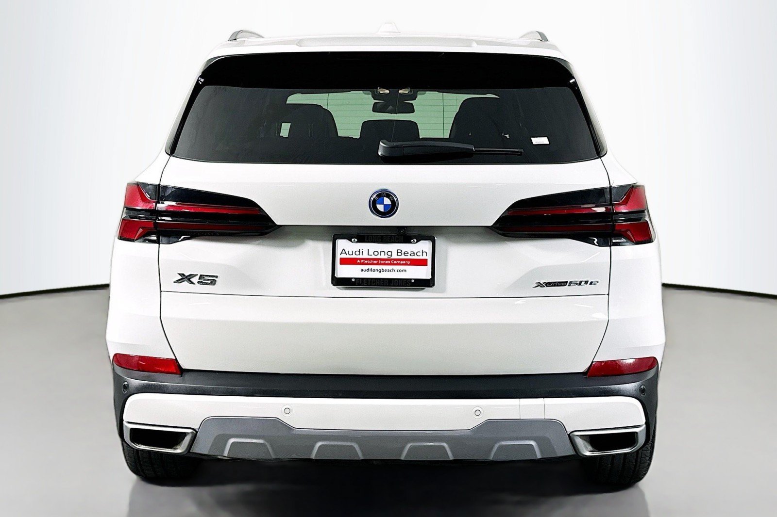 Used 2025 BMW X5 xDrive50e AWD/4WD image 3