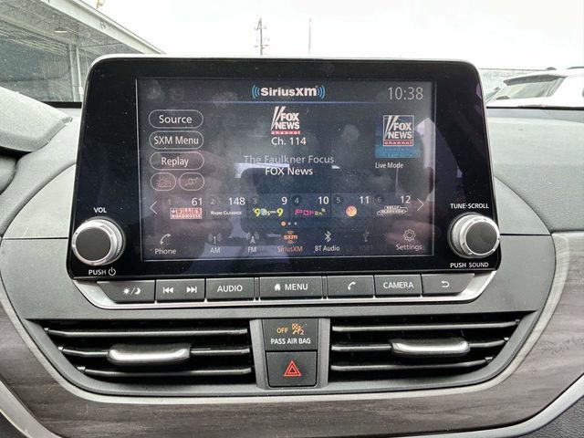 Used 2025 Nissan Altima 2.5 SV image 14