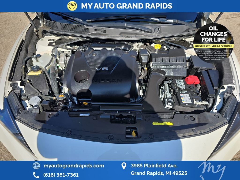 Used 2023 Nissan Maxima SR w/ Sport Mat Group image 23
