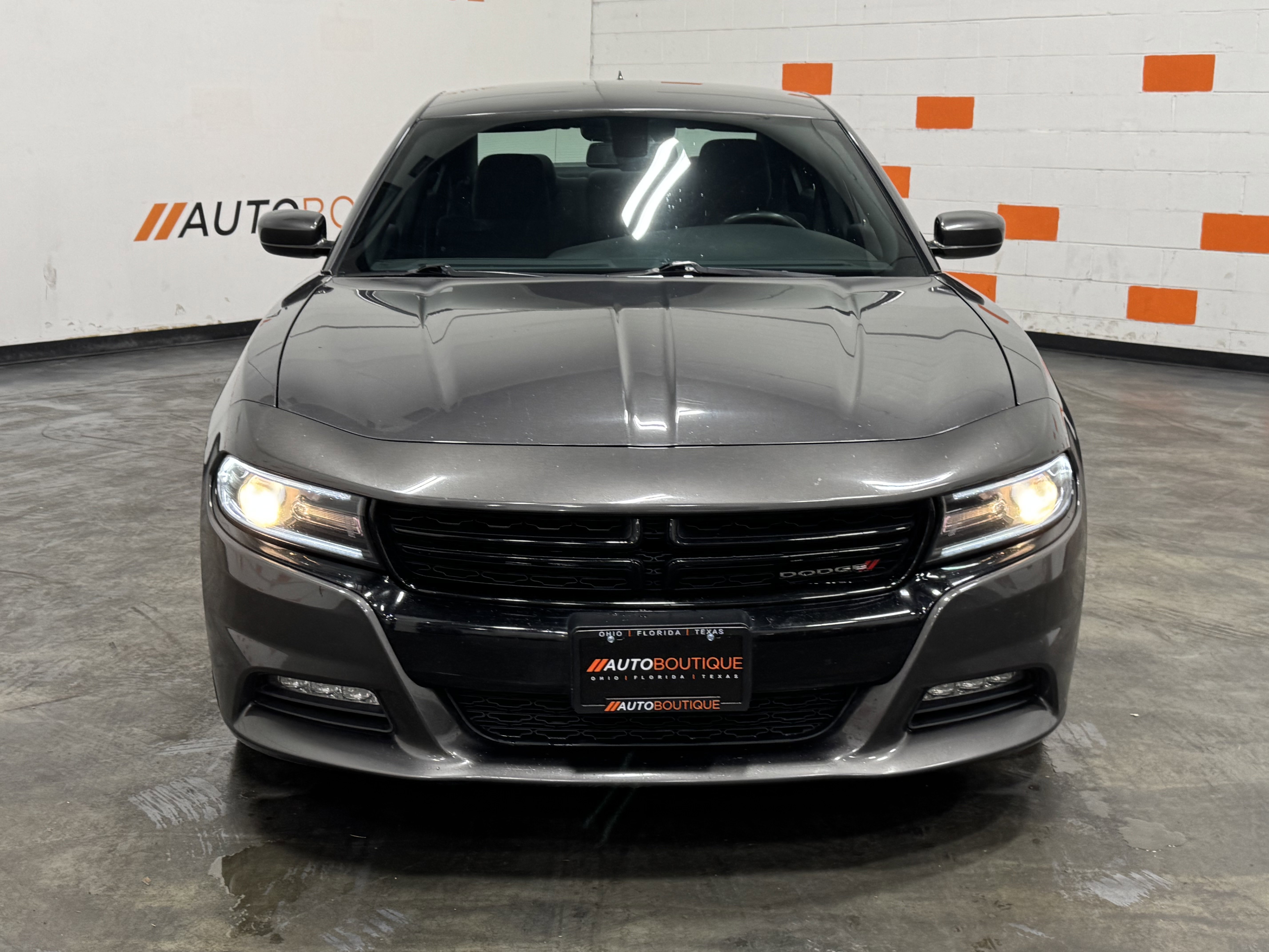Used 2017 Dodge Charger R/T image 3
