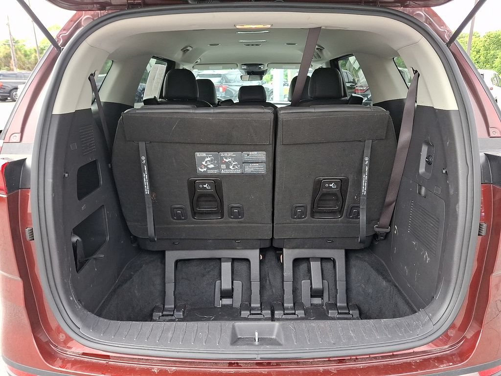 Used 2024 Kia Carnival LX FWD image 30