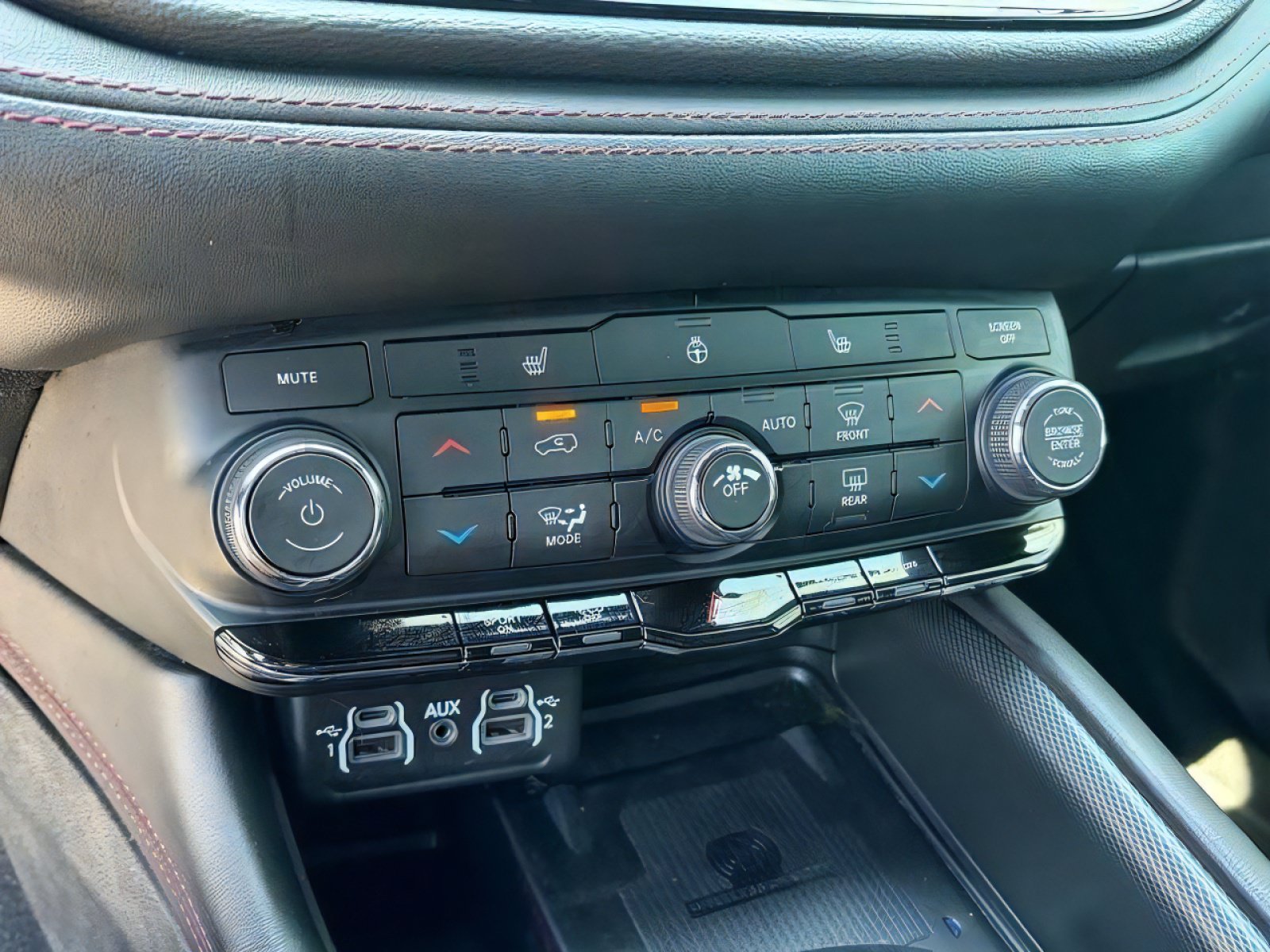 Used 2021 Dodge Durango R/T w/ Blacktop Package RWD image 21