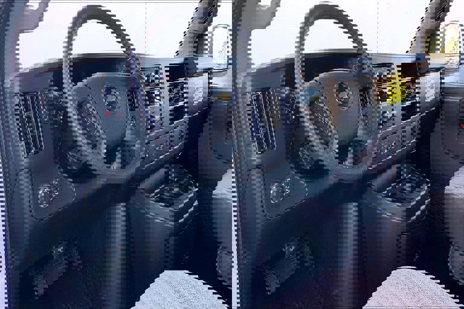 Used 2020 Chevrolet Express 3500 LT w/ LT Preferred Equipment Group image 3