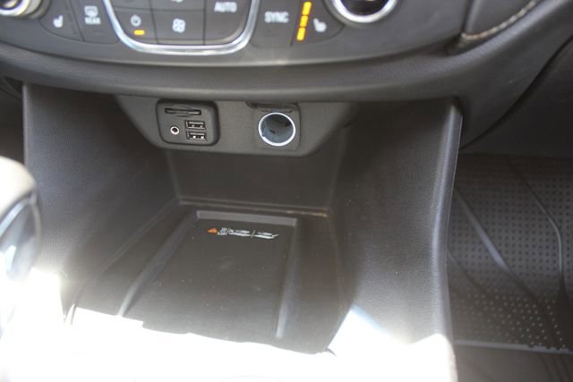 Used 2022 Chevrolet Traverse Premier w/ Redline Edition FWD image 32