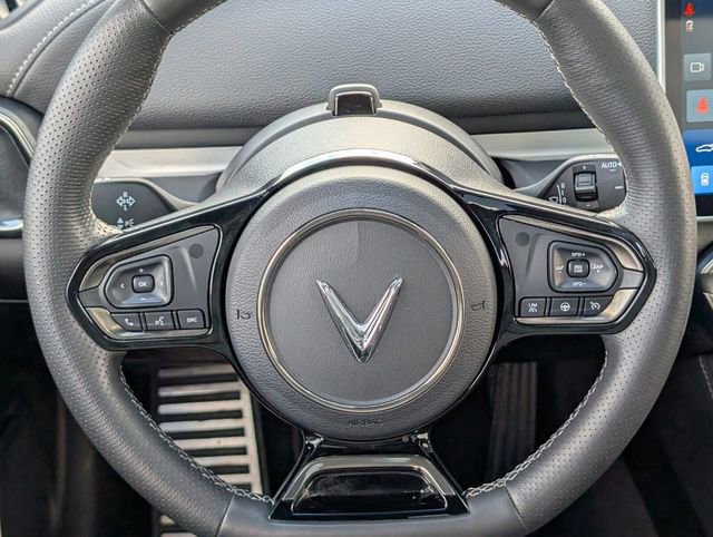 Used 2023 VinFast VF 8 Plus image 9