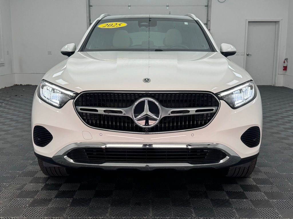 Used 2025 Mercedes-Benz GLC 300 4MATIC image 15