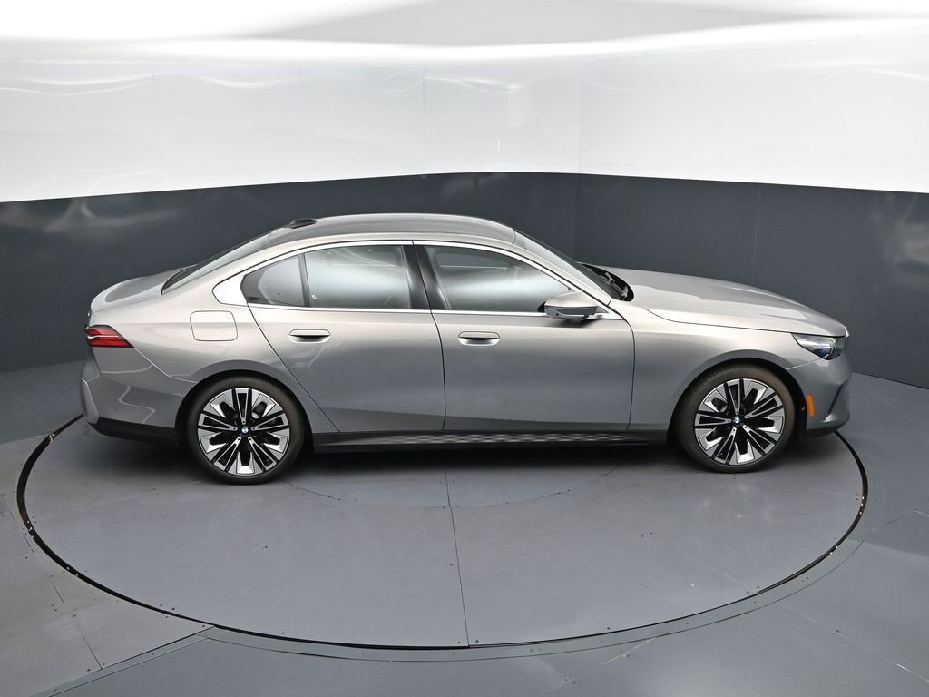 Certified 2026 BMW 530i RWD image 36