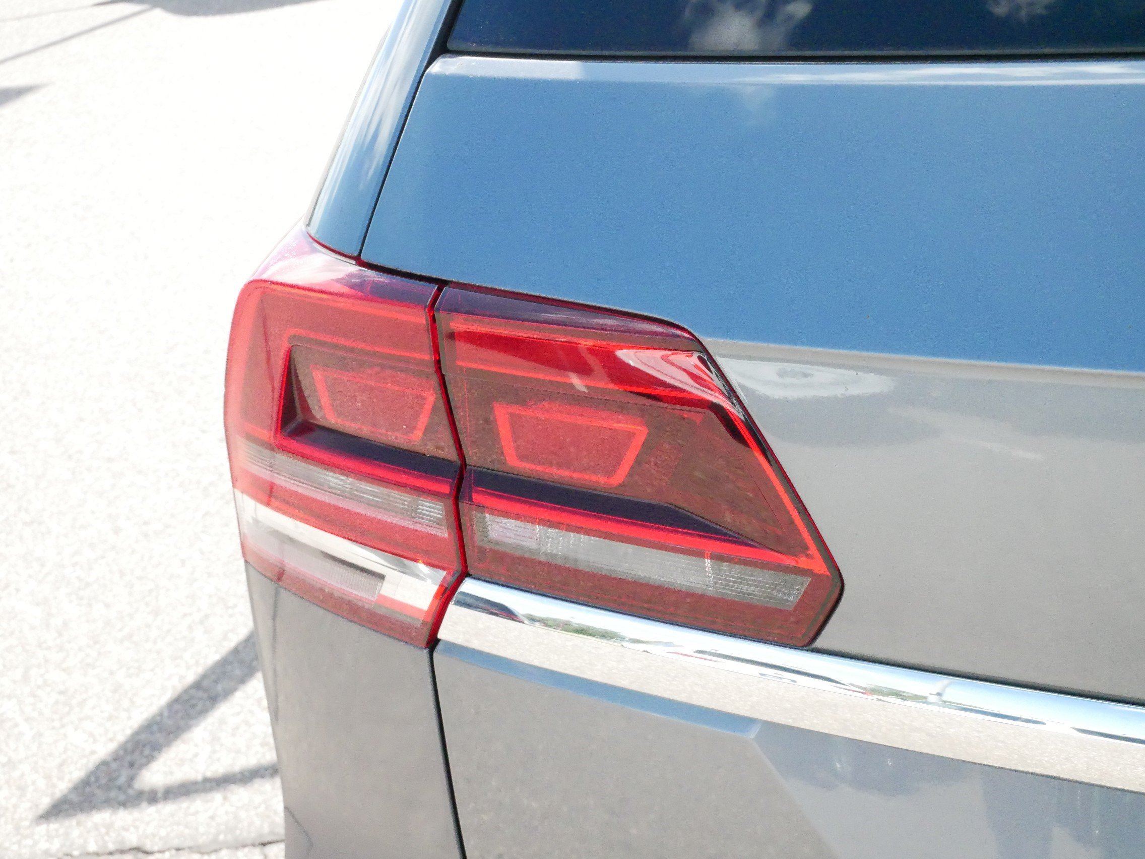 Used 2019 Volkswagen Atlas S w/ Towing Package AWD/4WD image 17