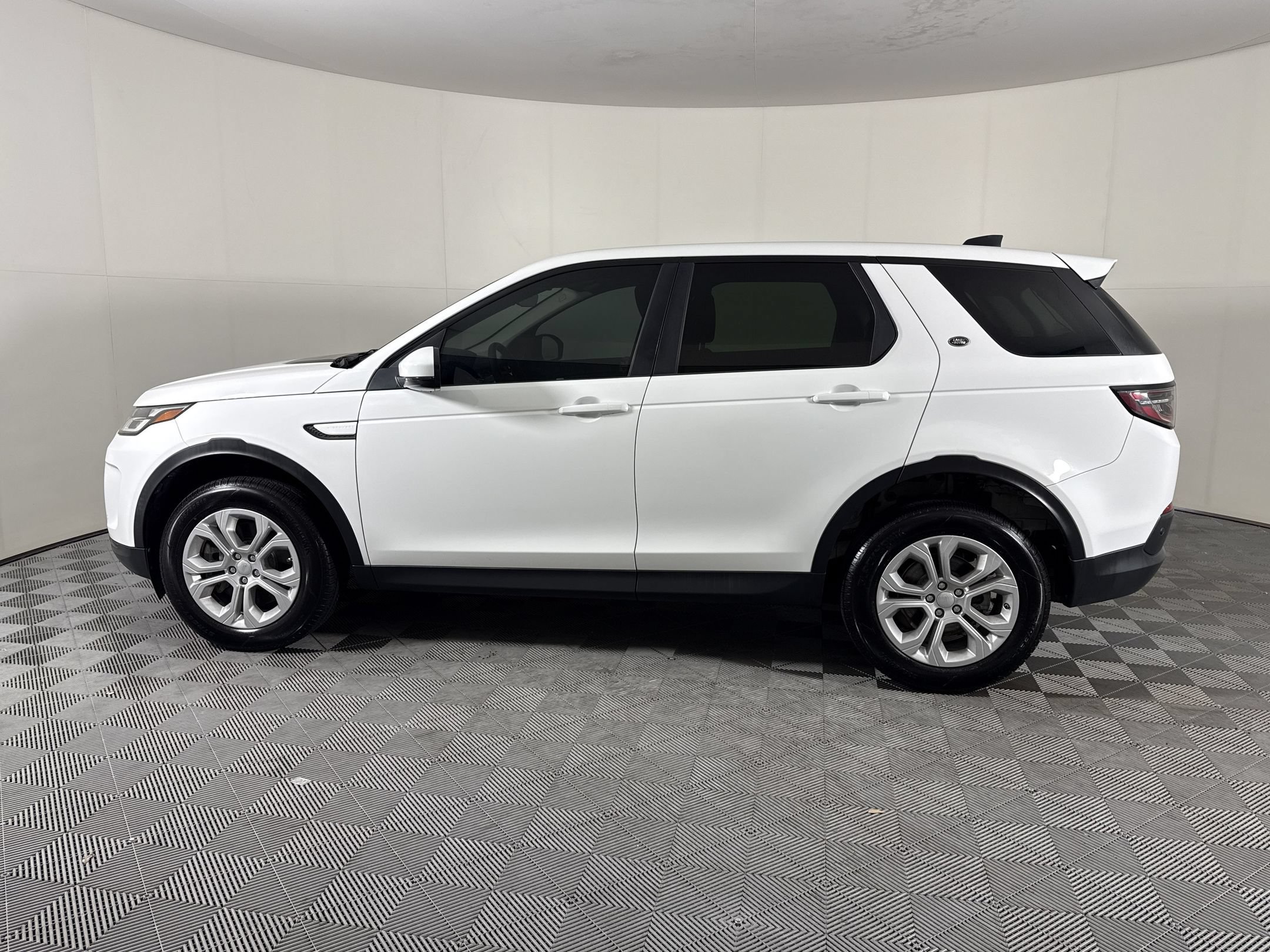 Used 2020 Land Rover Discovery Sport AWD/4WD image 2