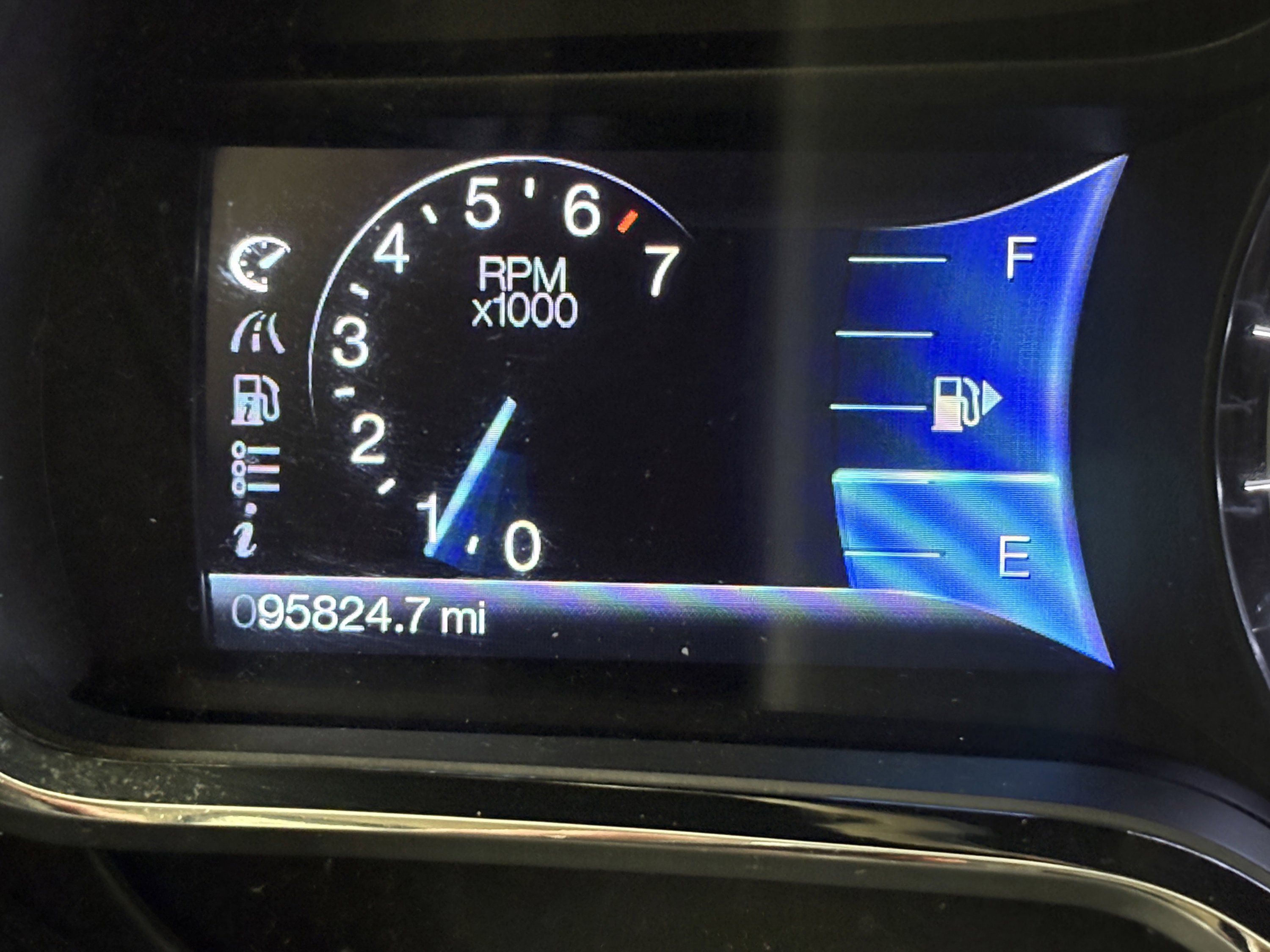 Used 2013 Lincoln MKT AWD image 38