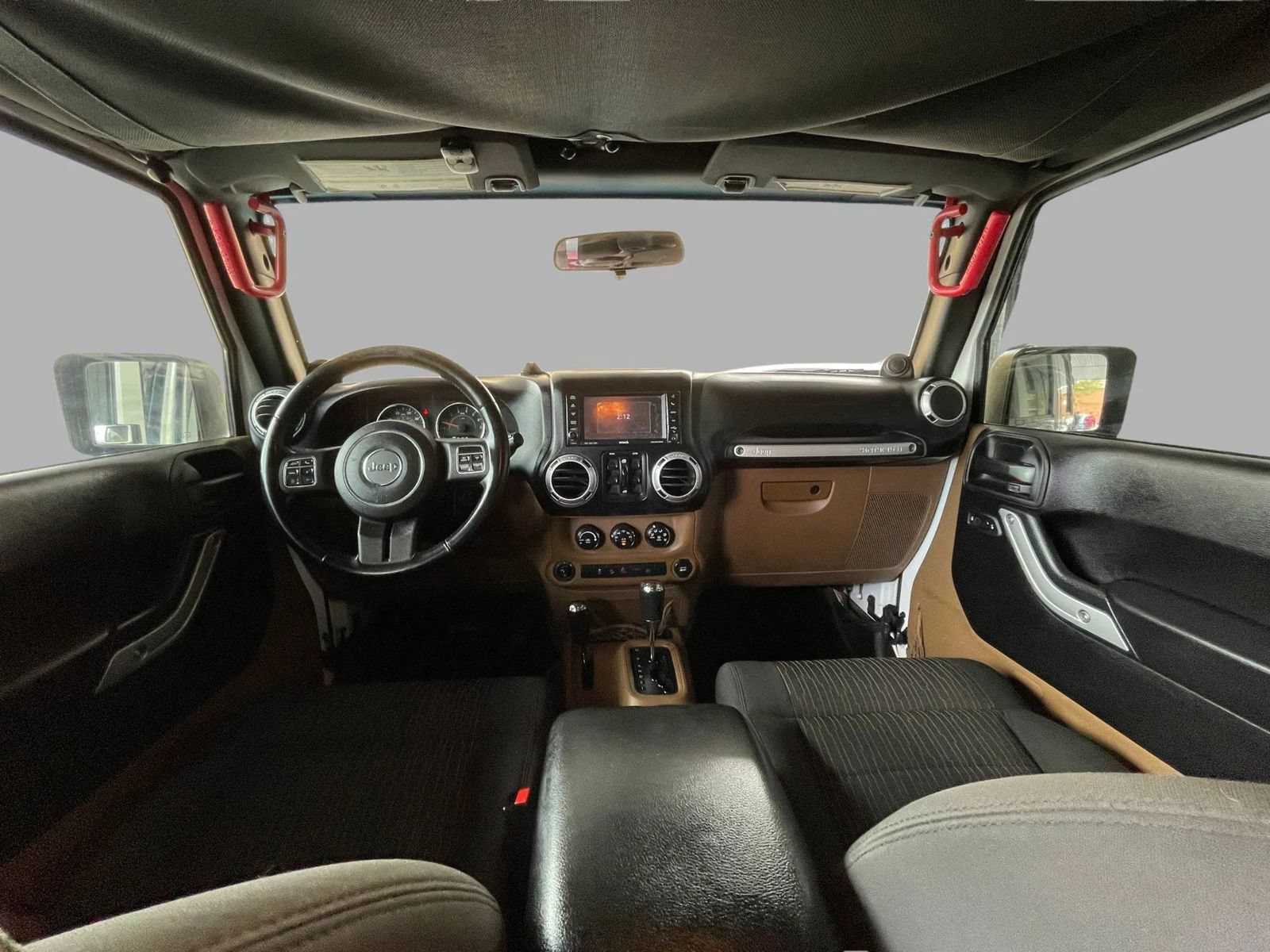 Used 2011 Jeep Wrangler Unlimited Sahara w/ Connectivity Group AWD/4WD image 32